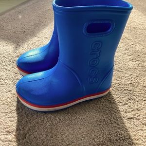 Blue crocs rain boots only wore once my son grew out of them
